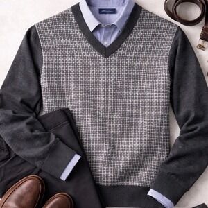 Tom James V-Neck Sweater Mens XL Gray Houndstooth Excellent Merino Wool Blend